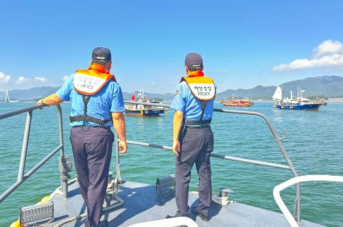 “안전이 최우선” 완도해경서장, 주꾸미 낚시 성수기 현장 점검 나서 1