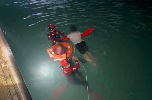 완도해경, 술에 취해 바다에 들어간 여성 일행 등 2명 구조 1